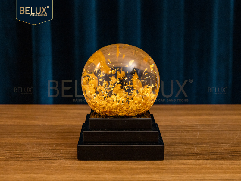 Quả Cầu Pha Lê Phong Thủy Đúc Lá Vàng 9999